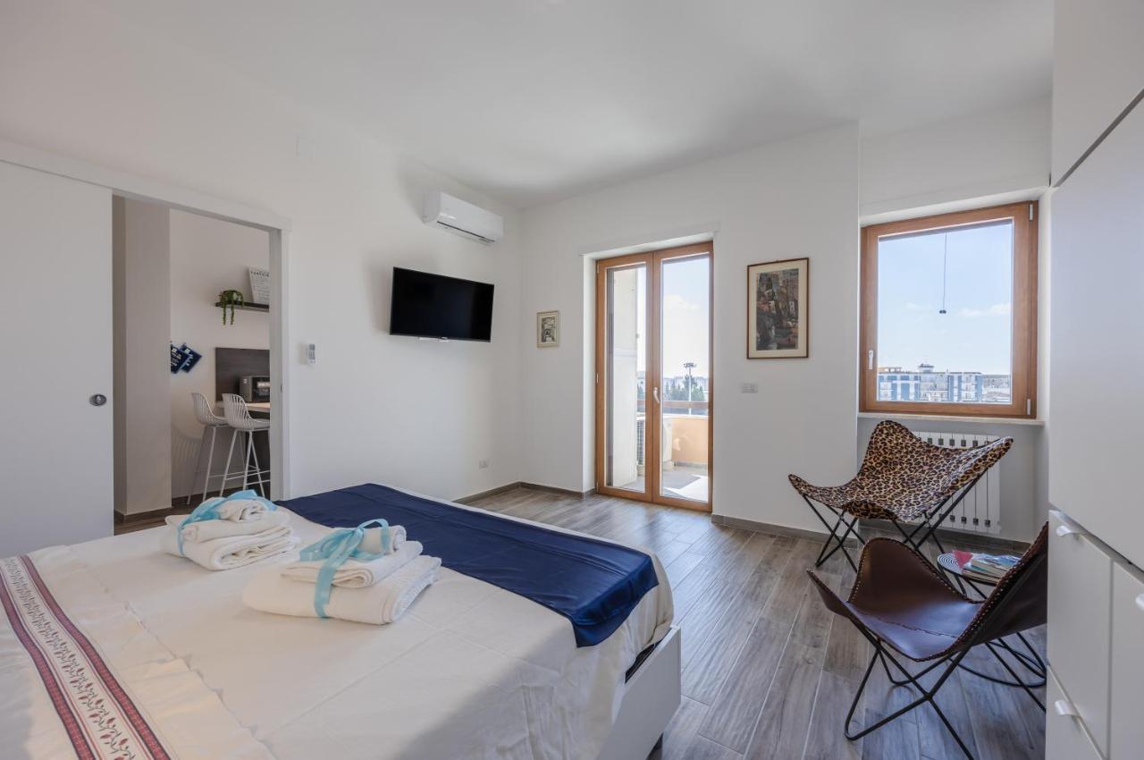 Licia & Tonino Apartments Near The Station เลชเช ภายนอก รูปภาพ